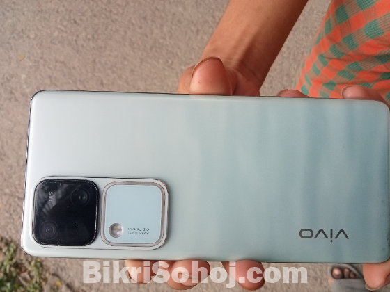 Vivo v30